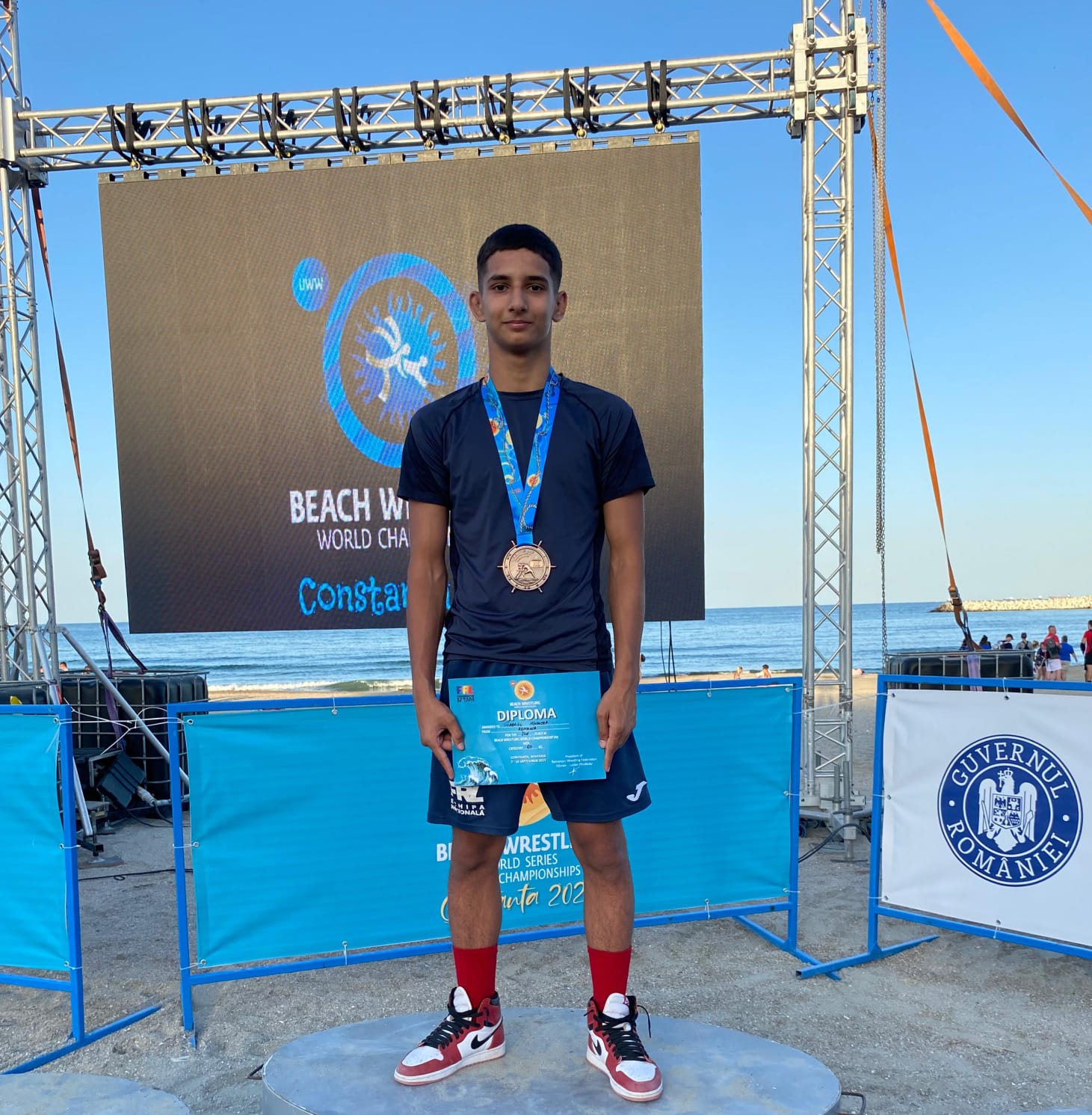 Florin Mihalcea, medaliat cu bronz la Mondialul de lupte pe plajă